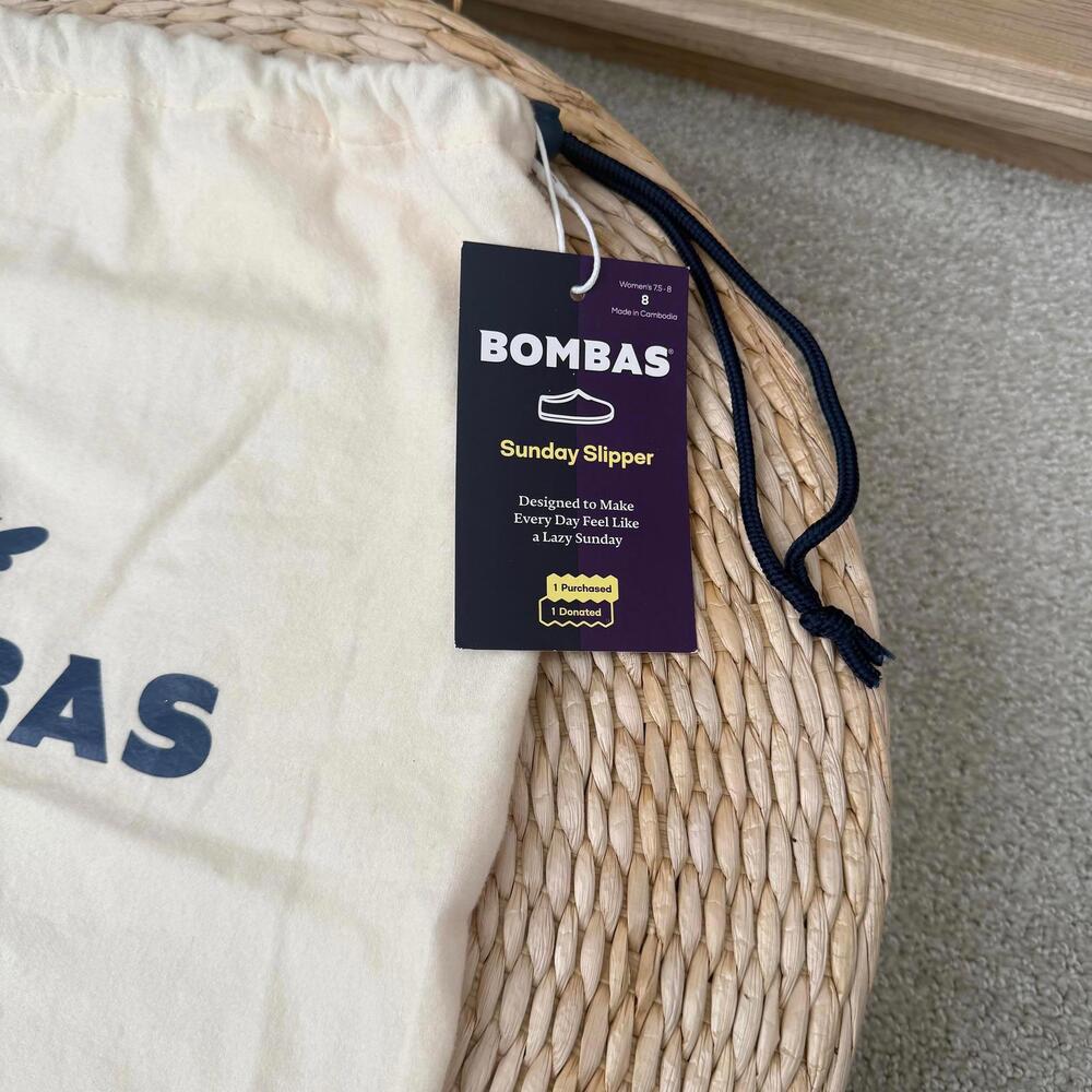 Bombas Sunday Slipper Drawstring Storage Bag | Cream Logo Pouch - Picture 3 of 4